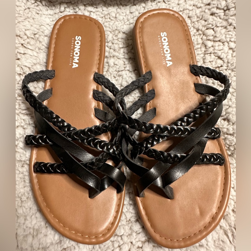 Sonoma black strappy flat sandals Size 7